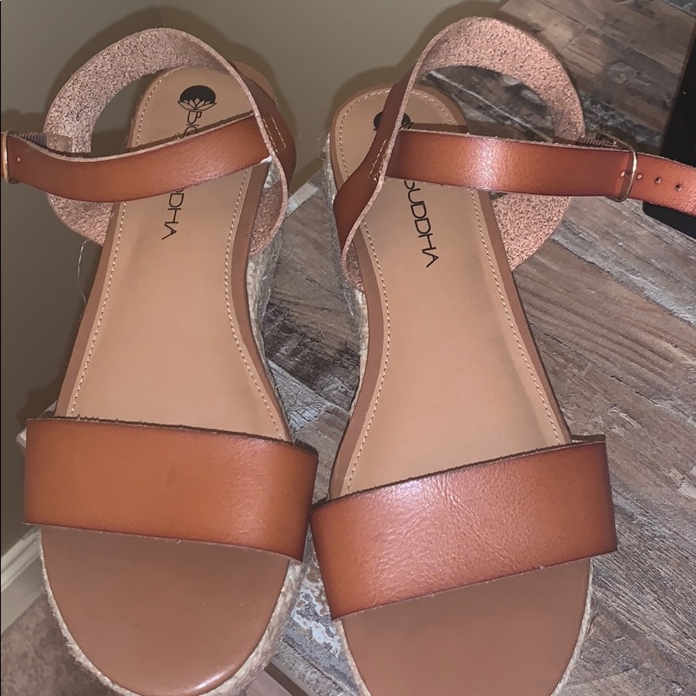 Brown platforms